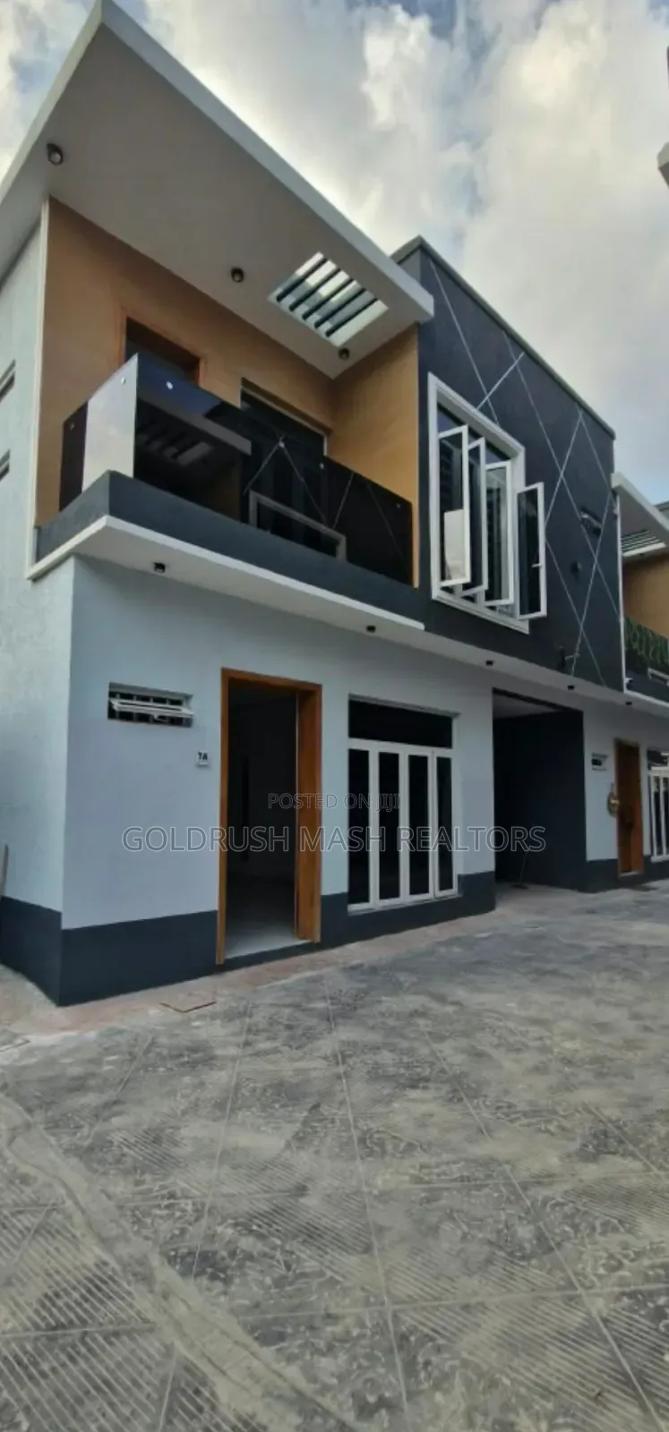 4 Bedroom Terrace in Opebi