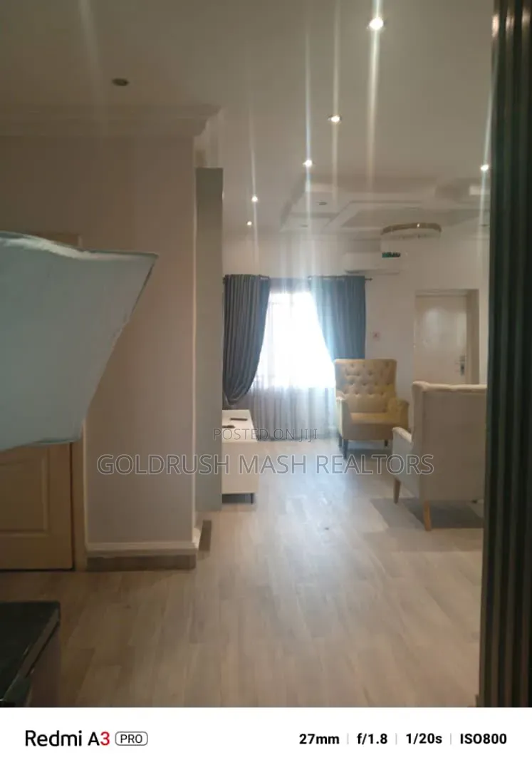 4 Bedroom Terrace in Opebi