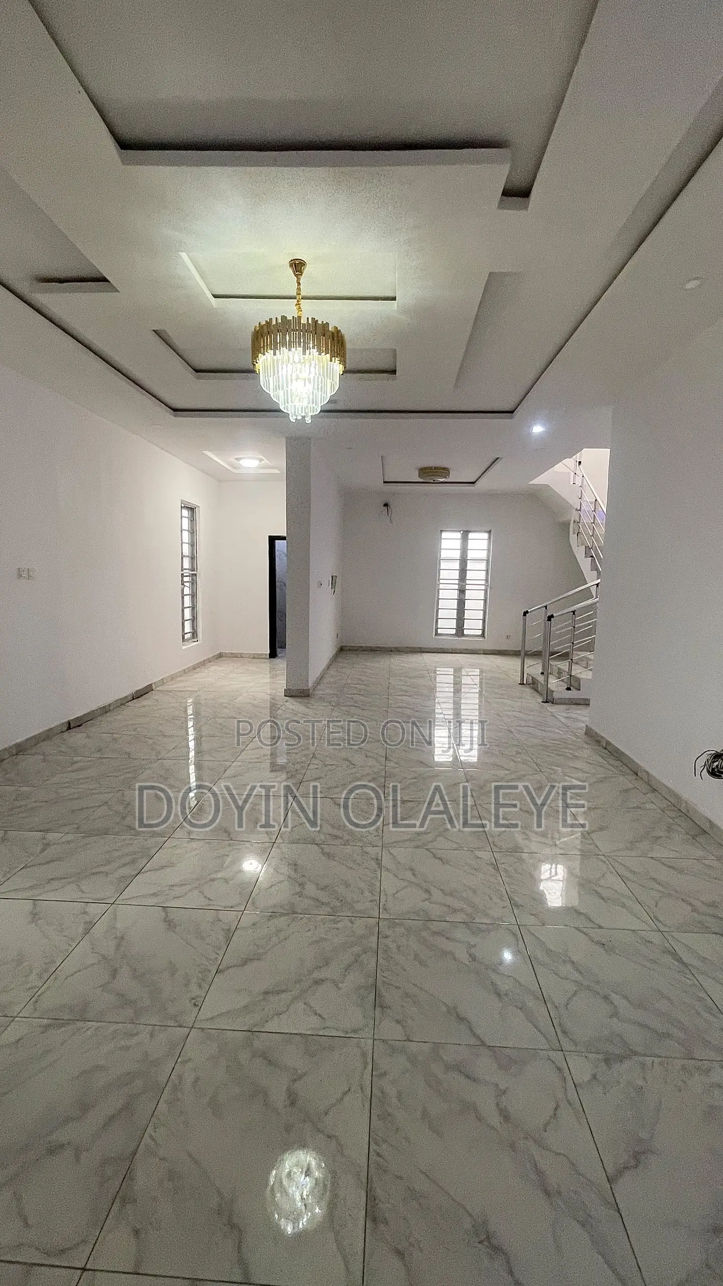 5bdrm Duplex in Chevron for sale in Chevron