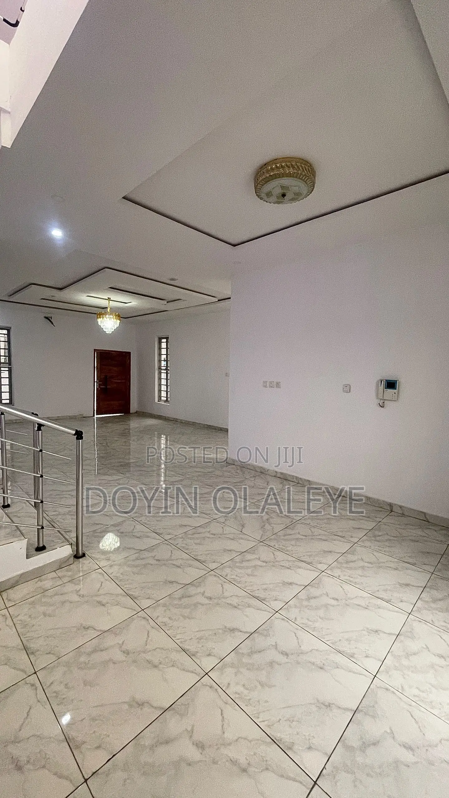5bdrm Duplex in Chevron for sale in Chevron