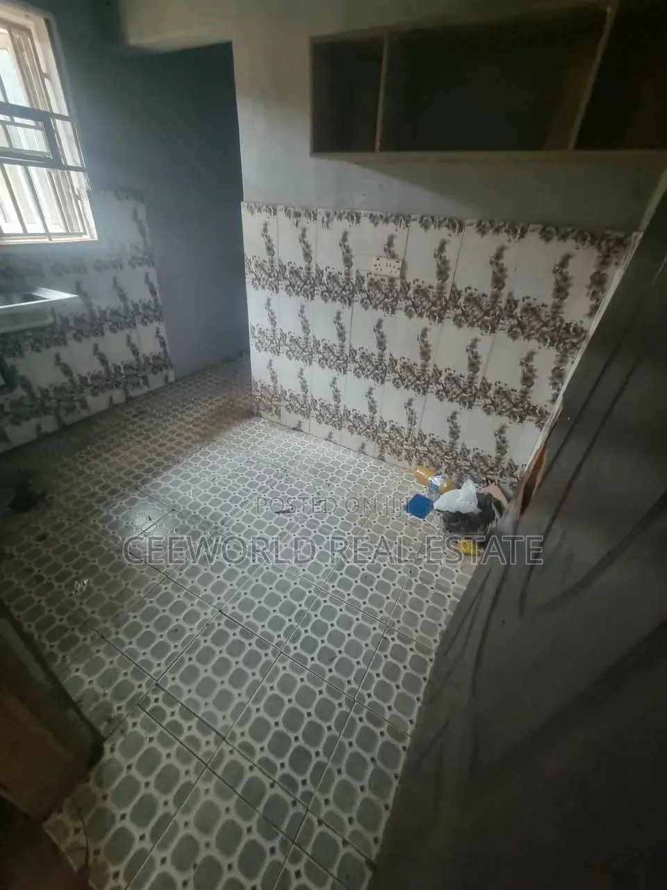 1bdrm Apartment in Ilupeju Estate,, Akala Express for rent in Akala Express