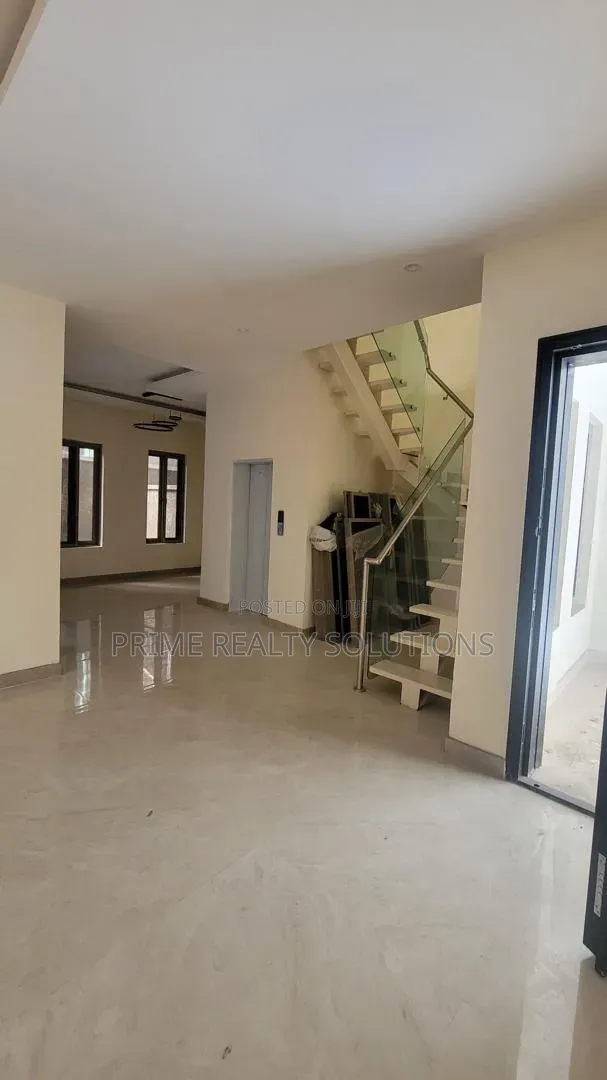 5bdrm Villa in Banana Island for rent in Banana Island