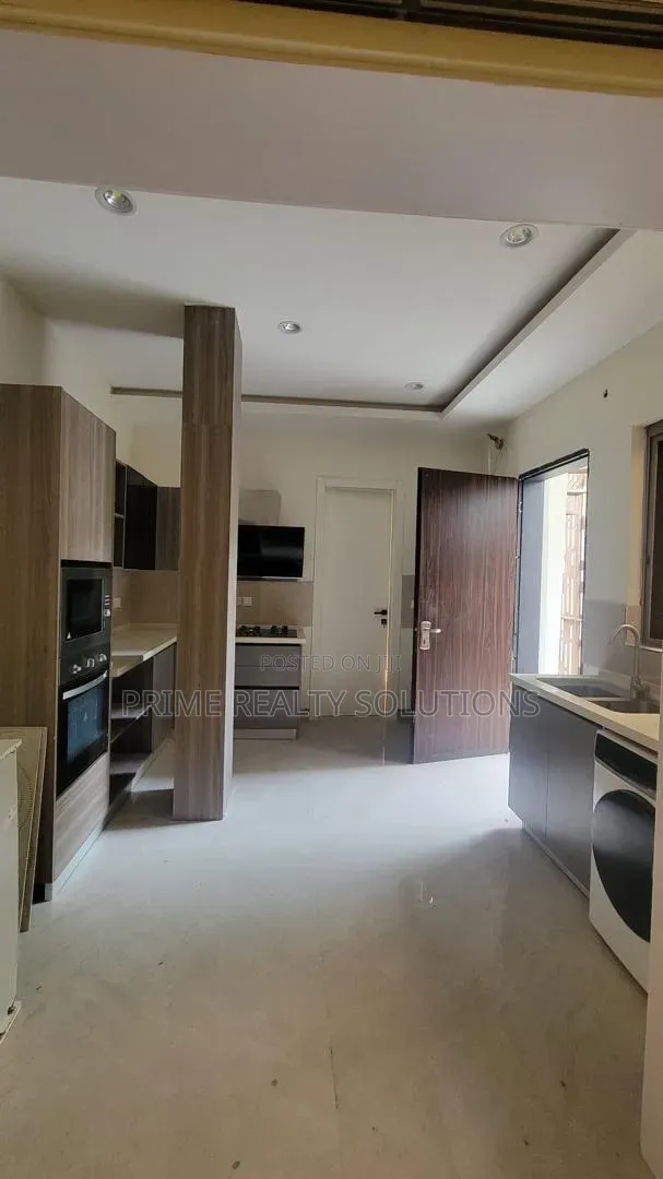 5bdrm Villa in Banana Island for rent in Banana Island
