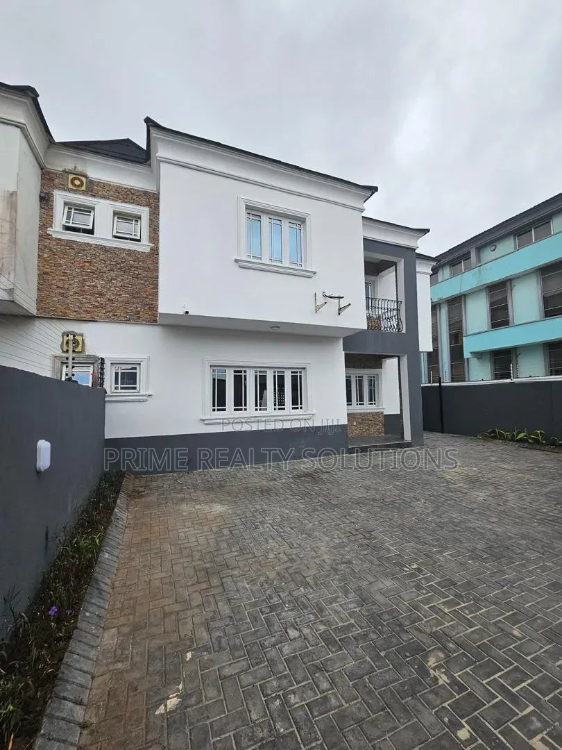 4bdrm Duplex in Lekki Phase 1 for rent in Lekki Phase 1