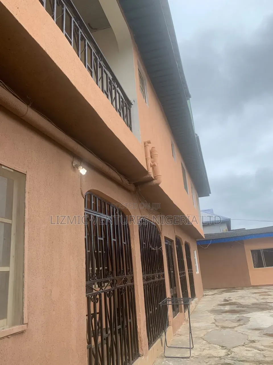 2bdrm Block of Flats in Akesan for sale in Akesan
