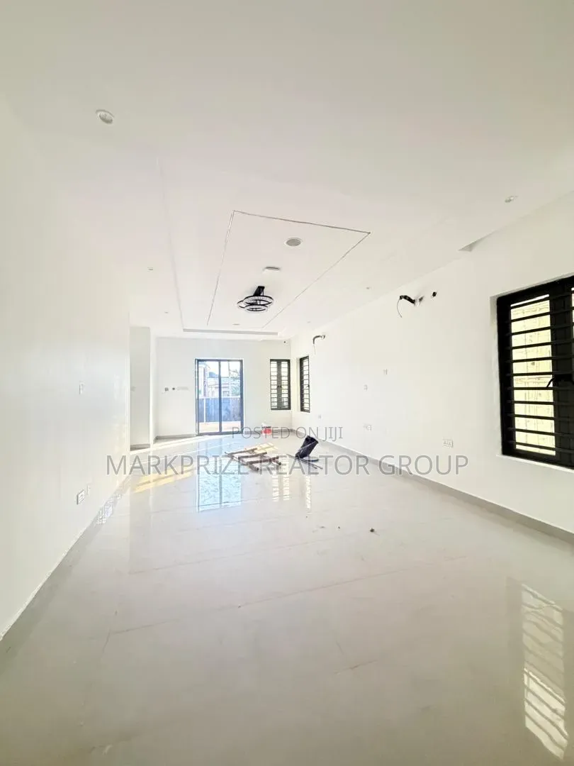 4bdrm Duplex in Adeniyi Jones Ikeja for rent in Adeniyi Jones