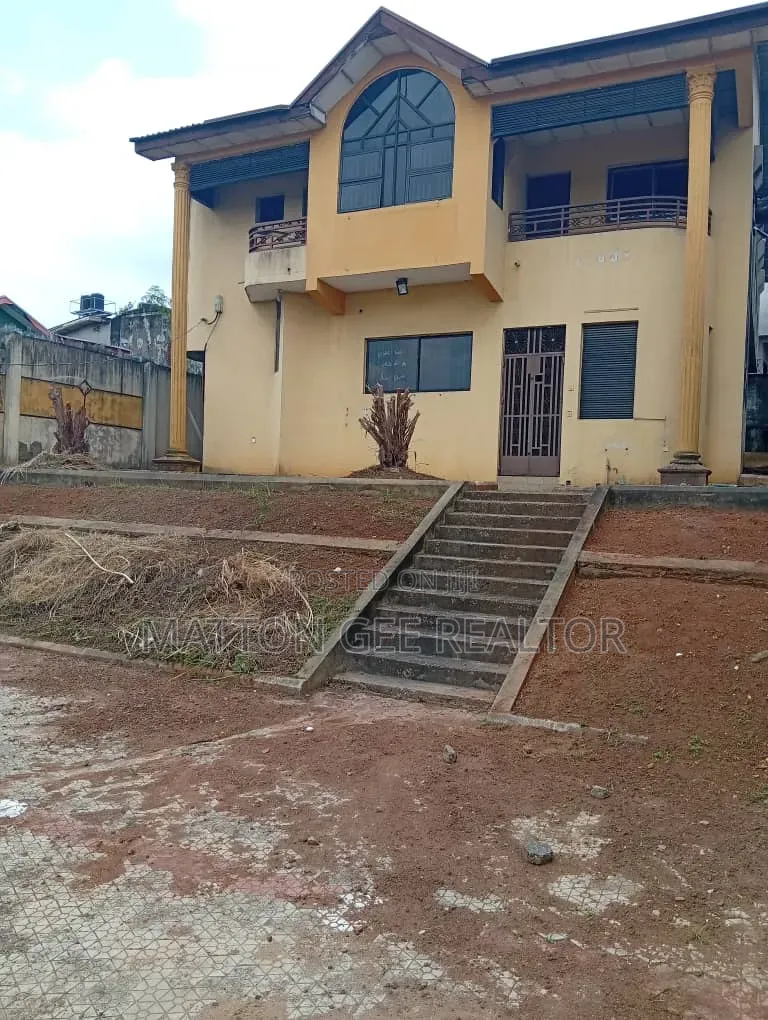 5bdrm Duplex in Sofunwa, Ikorodu Garage for sale in Ikorodu Garage