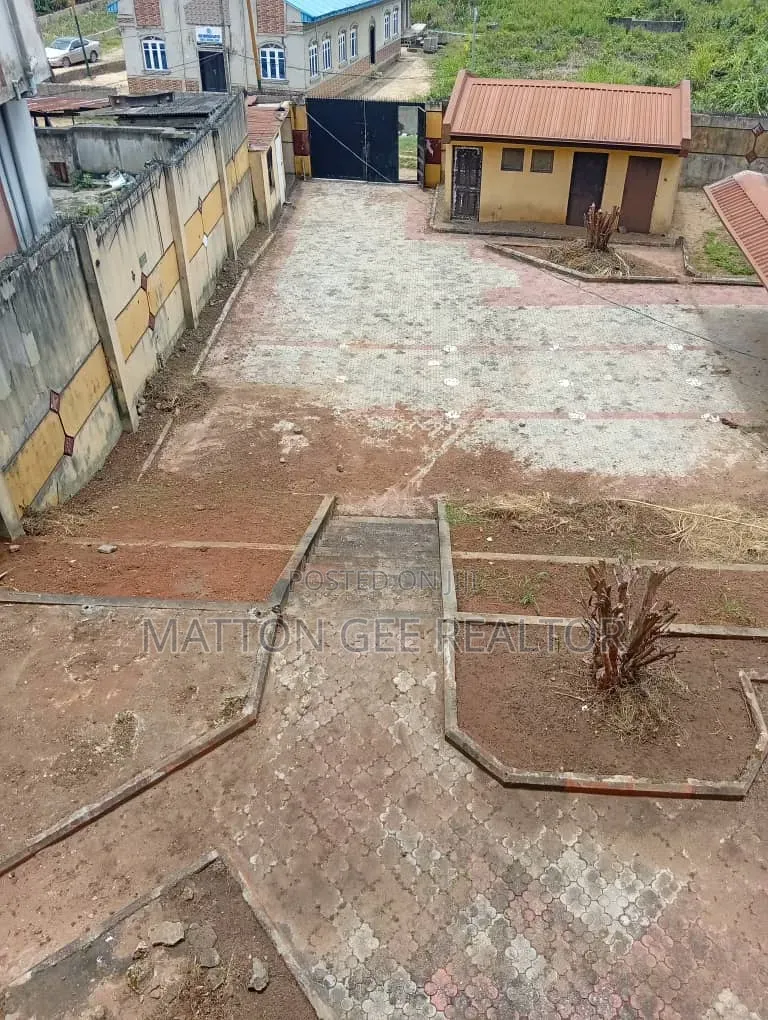 5bdrm Duplex in Sofunwa, Ikorodu Garage for sale in Ikorodu Garage