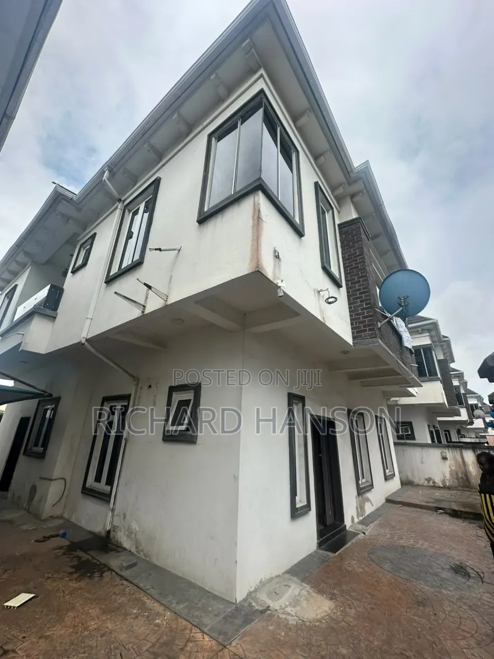 5bdrm Duplex in Secured/Mini Court, Osapa london for sale in Osapa london