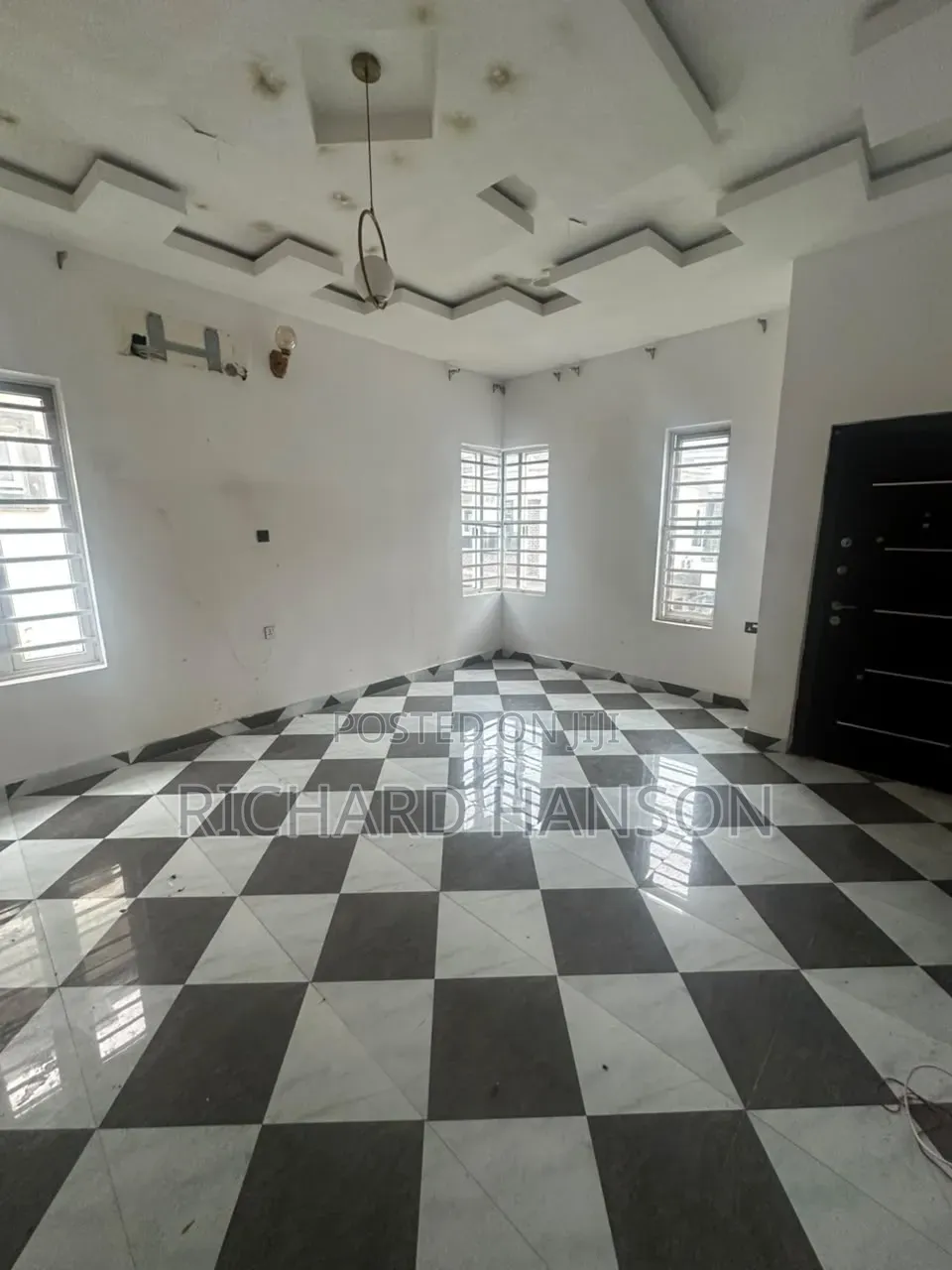 5bdrm Duplex in Secured/Mini Court, Osapa london for sale in Osapa london
