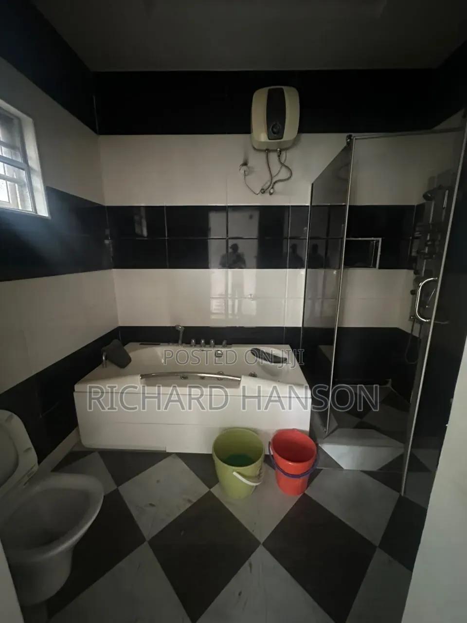 5bdrm Duplex in Secured/Mini Court, Osapa london for sale in Osapa london