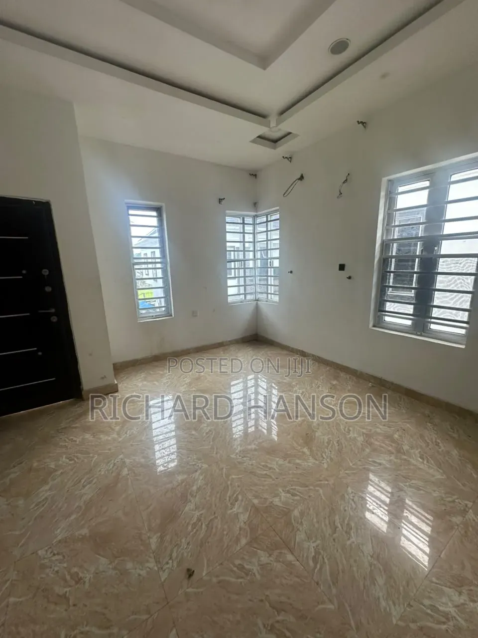 5bdrm Duplex in Secured/Mini Court, Osapa london for sale in Osapa london