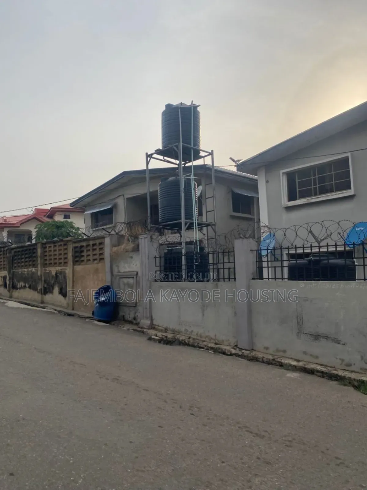 3bdrm Block of Flats in Felele, CHallenge / Ibadan for sale in CHallenge / Ibadan