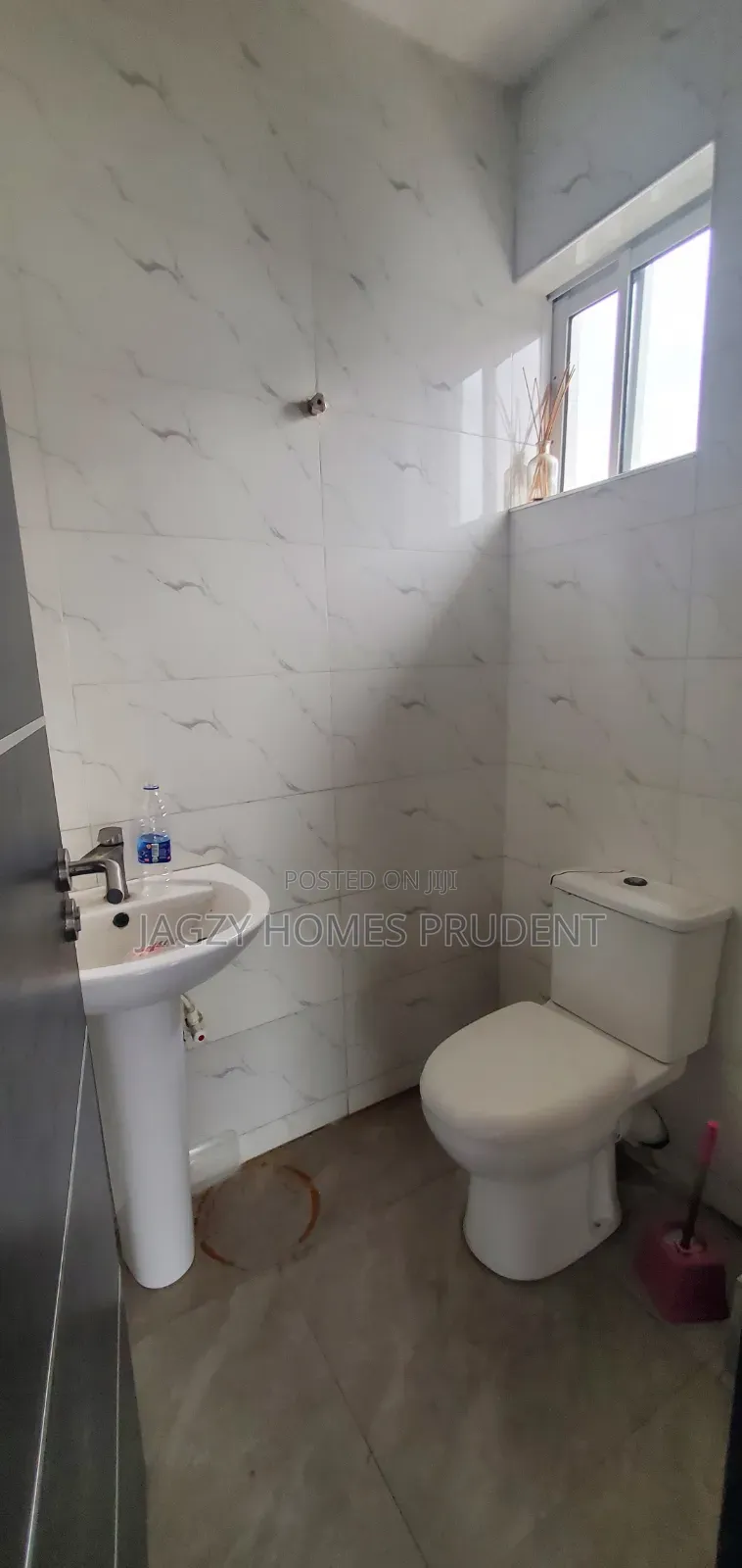 Shop Available for Rent in Lekki Phase 1