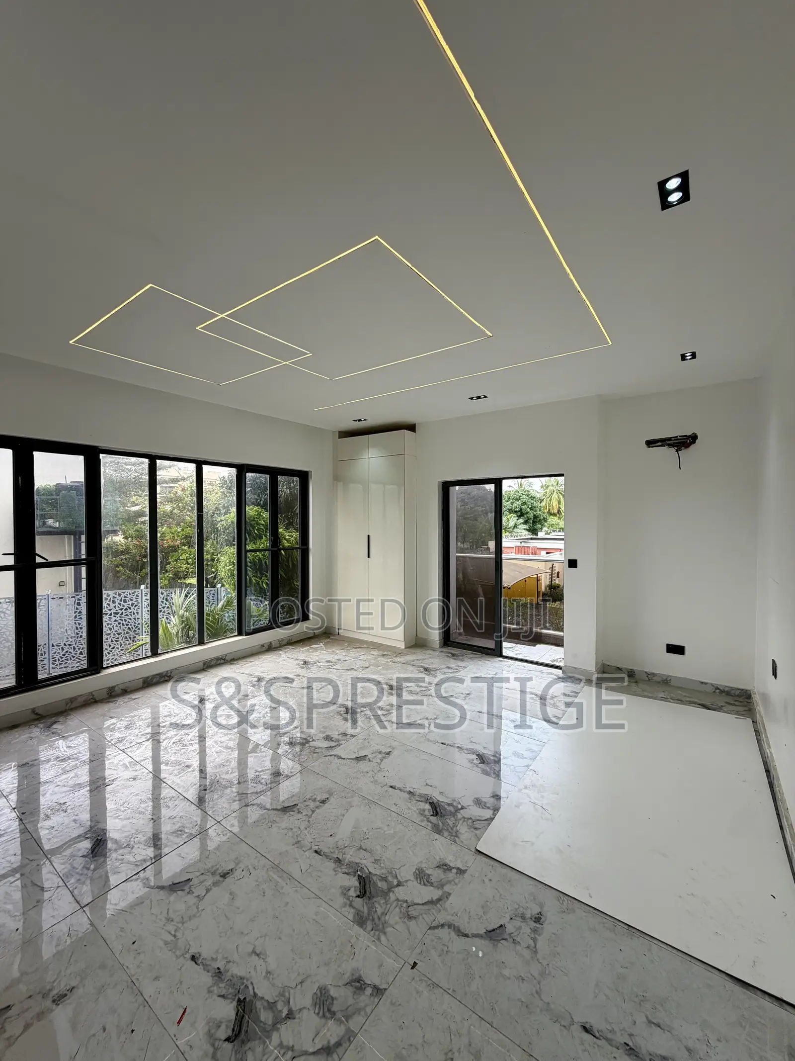 2bdrm Apartment in Banana Island for sale in Banana Island