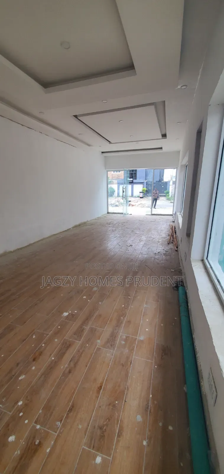 Shop for Rent in Very Busy Area in Lekki Phase 1