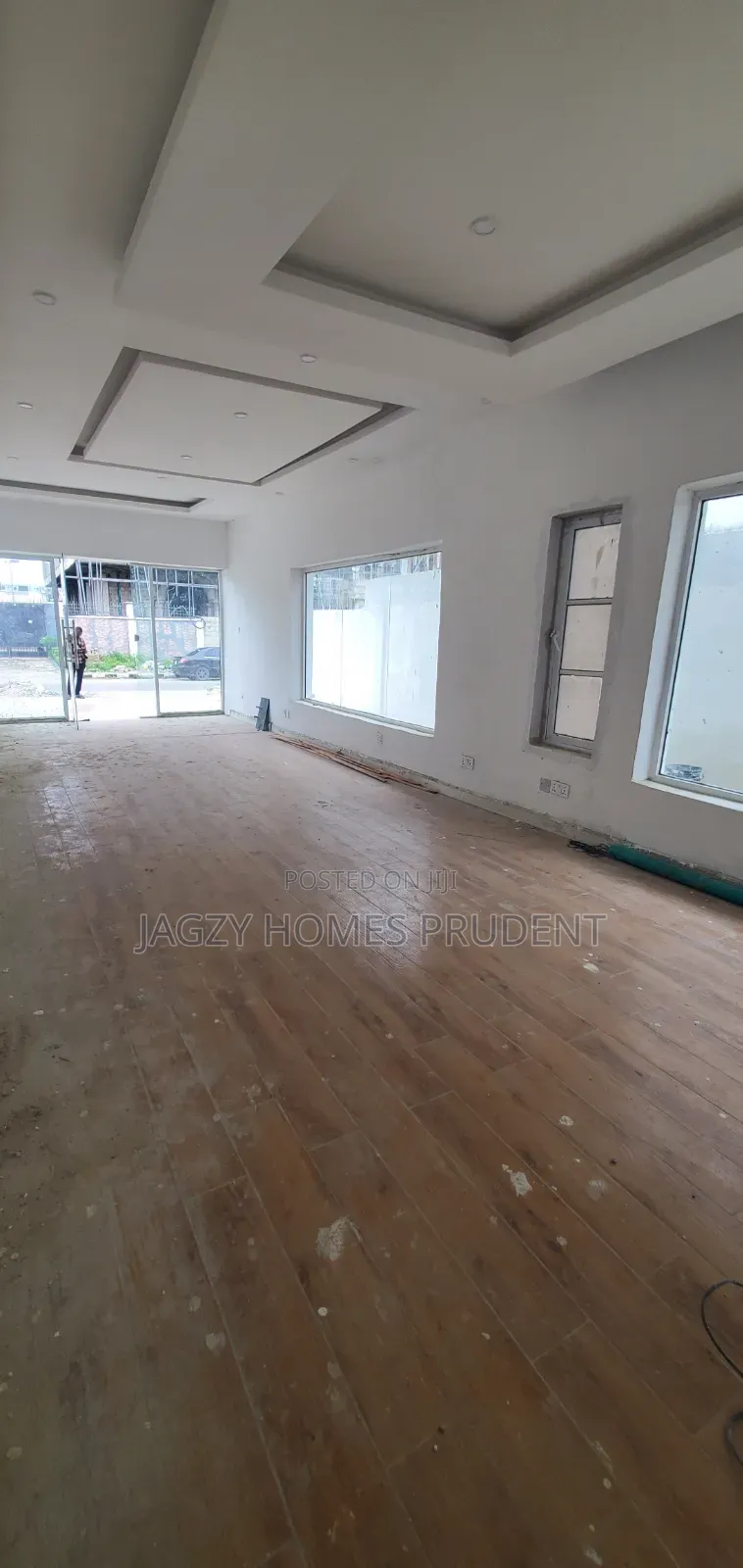 Shop for Rent in Very Busy Area in Lekki Phase 1