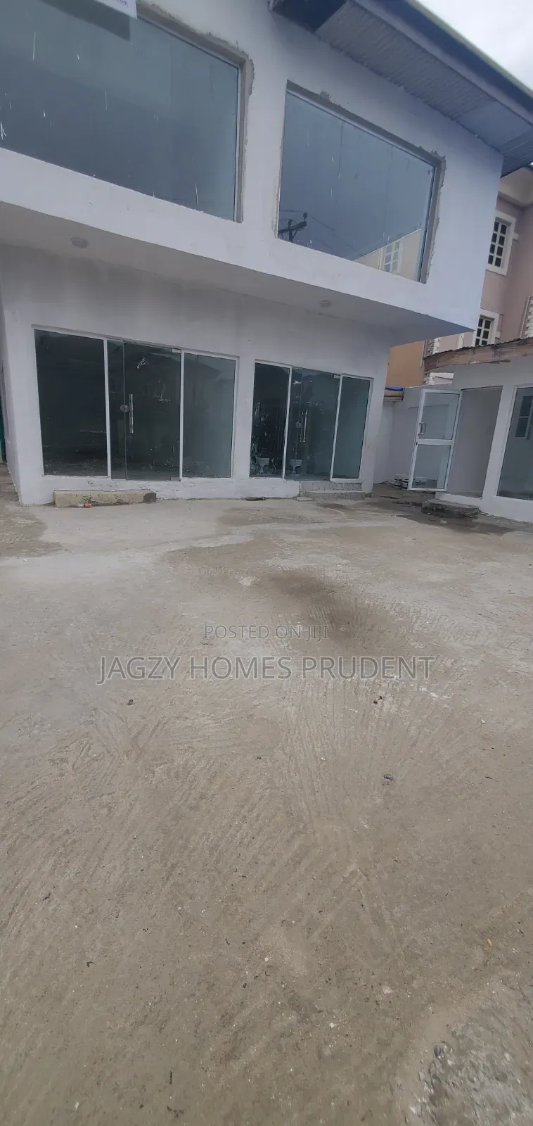 Shop for Rent in Very Busy Area in Lekki Phase 1
