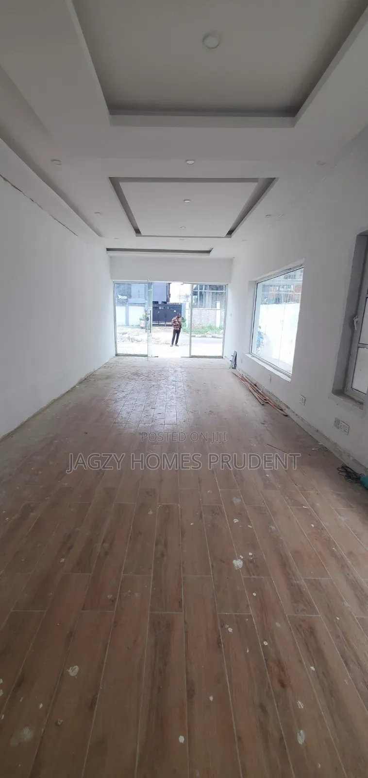 Shop for Rent in Very Busy Area in Lekki Phase 1