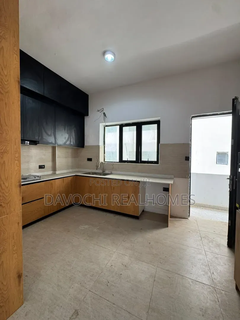 3bdrm Maisonette in Lekki Phase 1 for sale in Lekki Phase 1