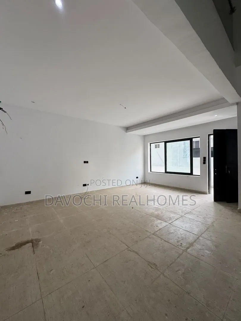 3bdrm Maisonette in Lekki Phase 1 for sale in Lekki Phase 1