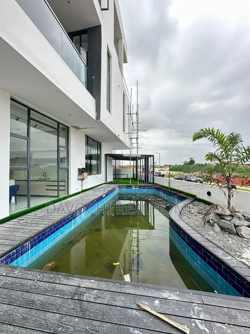 6bdrm Duplex in Osapa london for sale in Osapa london