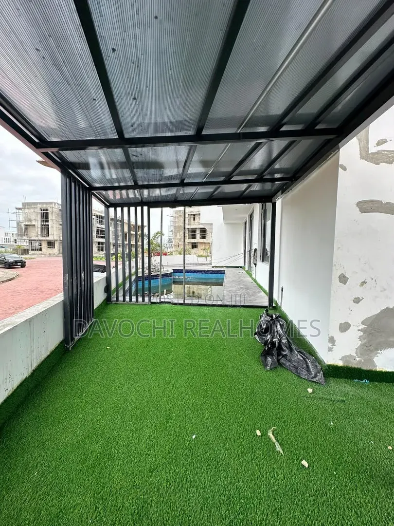 6bdrm Duplex in Osapa london for sale in Osapa london