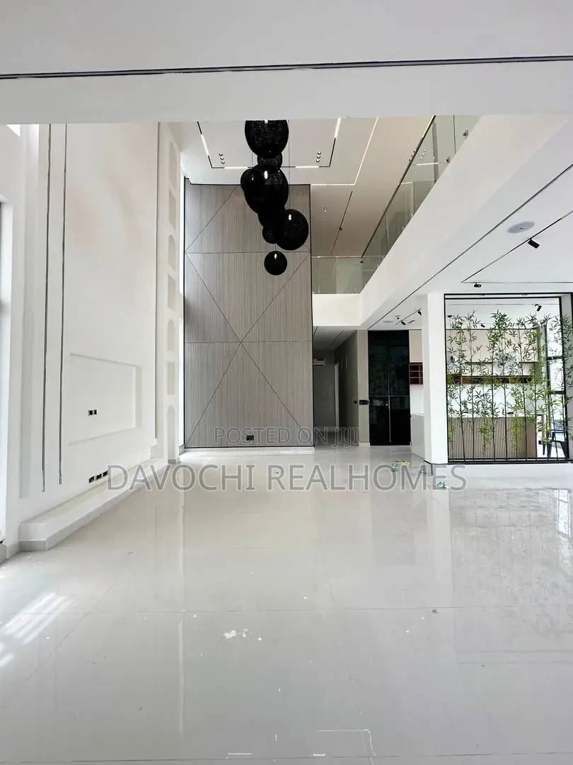 6bdrm Duplex in Osapa london for sale in Osapa london