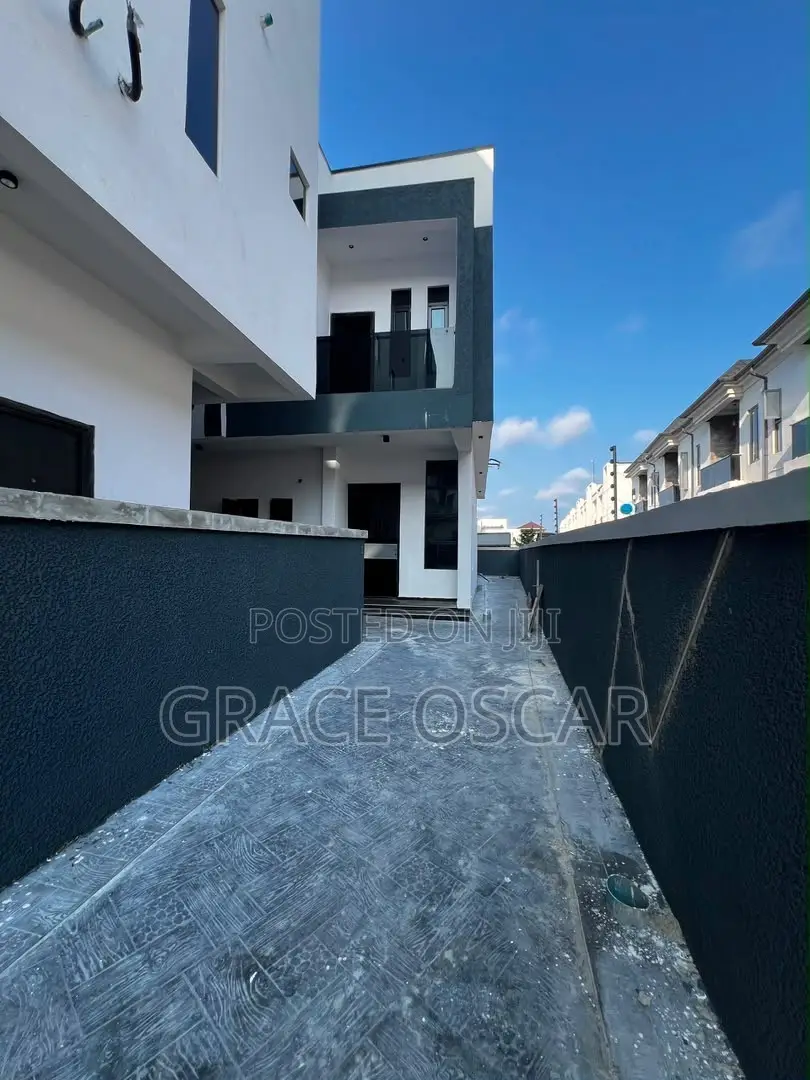 4bdrm Duplex in Lekki for sale in Lekki