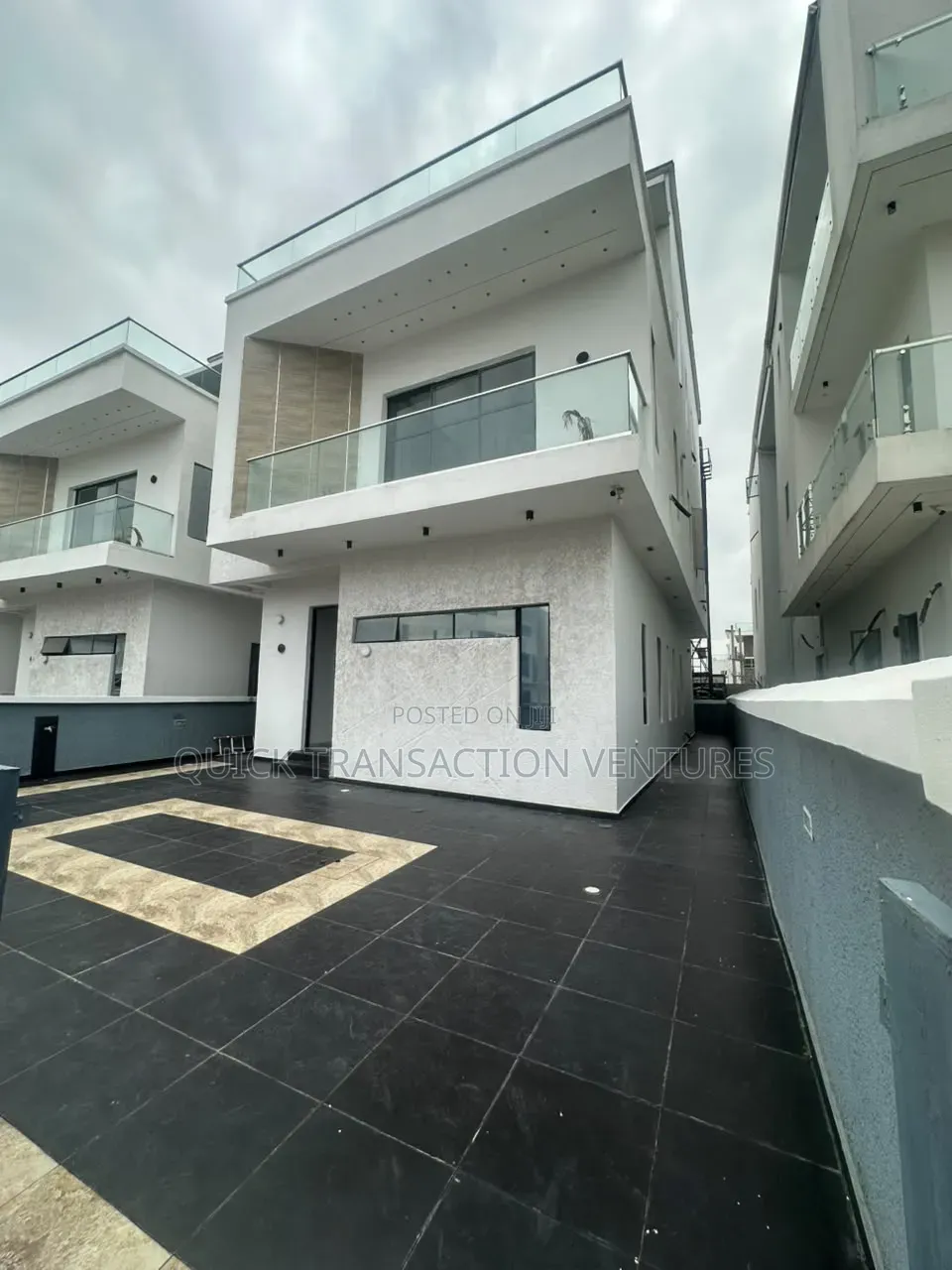 5bdrm Duplex in Osapa london for sale in Osapa london