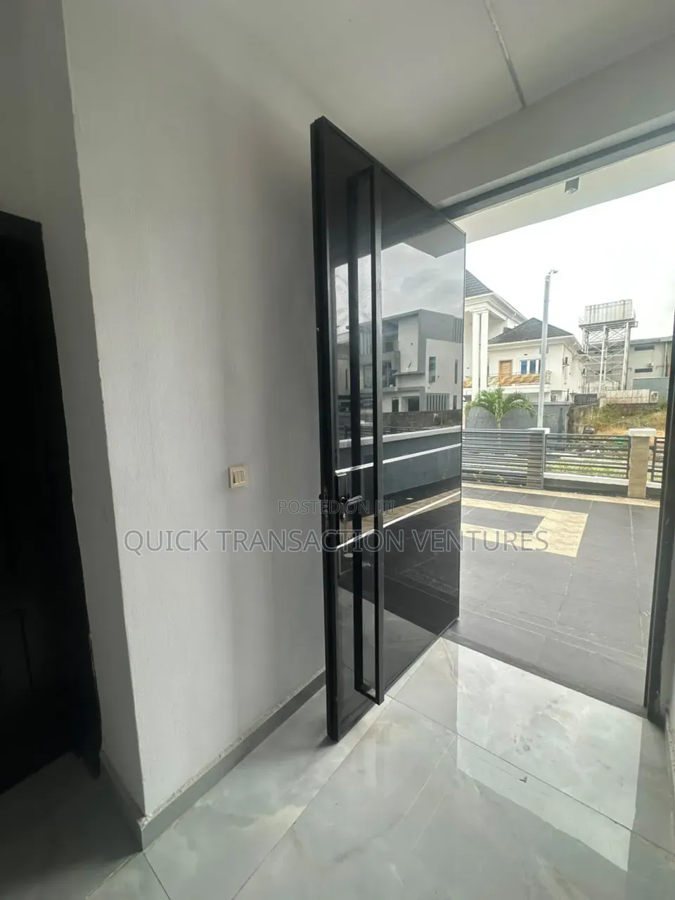 5bdrm Duplex in Osapa london for sale in Osapa london