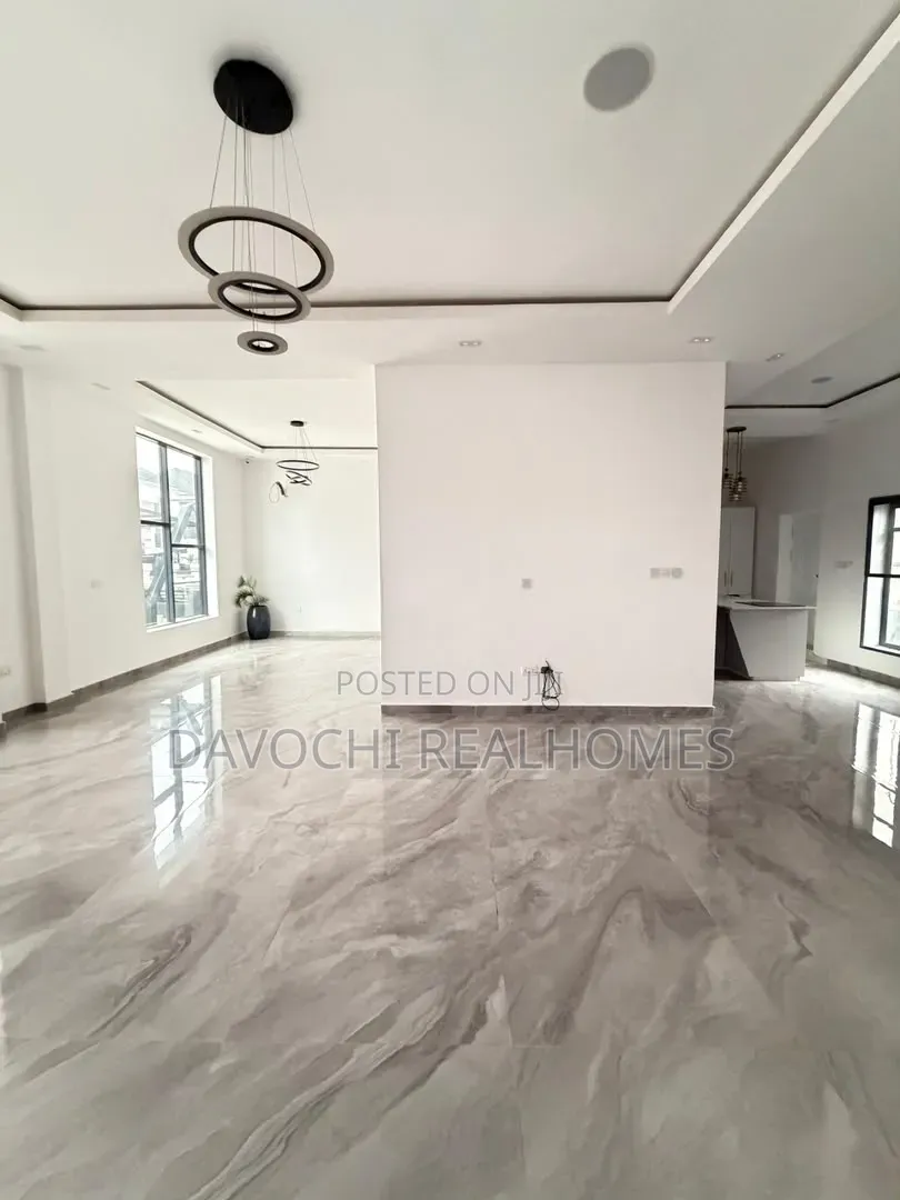 5bdrm Duplex in Osapa london for sale in Osapa london