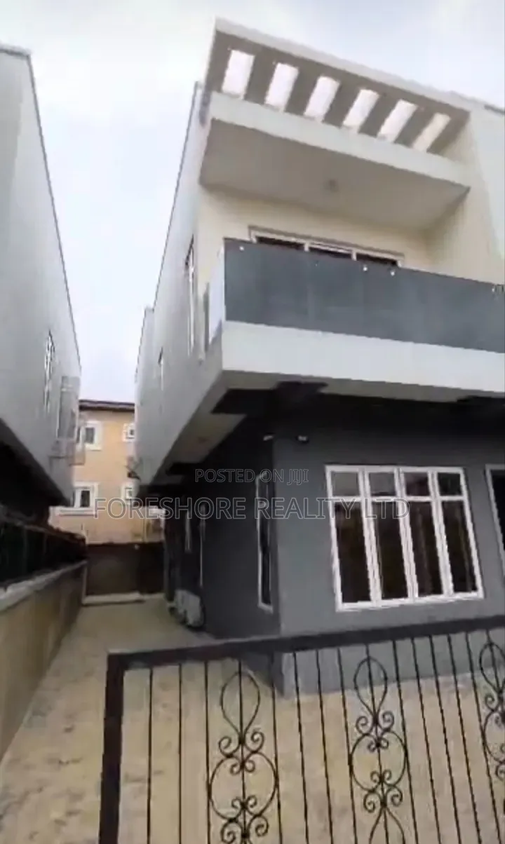4bdrm Duplex in Ikeja Gra for sale in Ikeja GRA