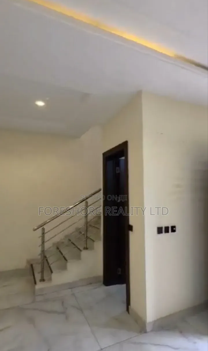 4bdrm Duplex in Ikeja Gra for sale in Ikeja GRA