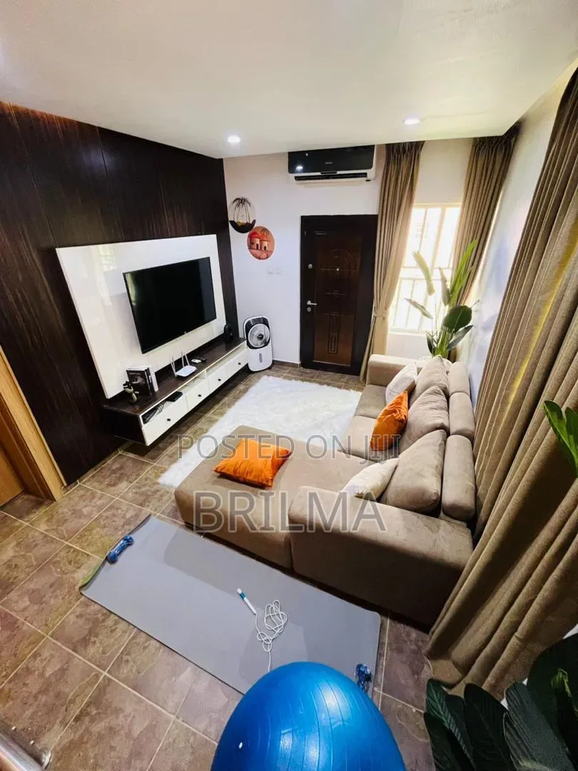 4bdrm Duplex in Utako for Shortlet in Utako