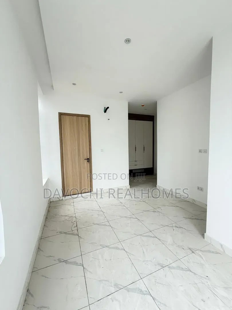 2bdrm Apartment in Ikota for sale in Ikota