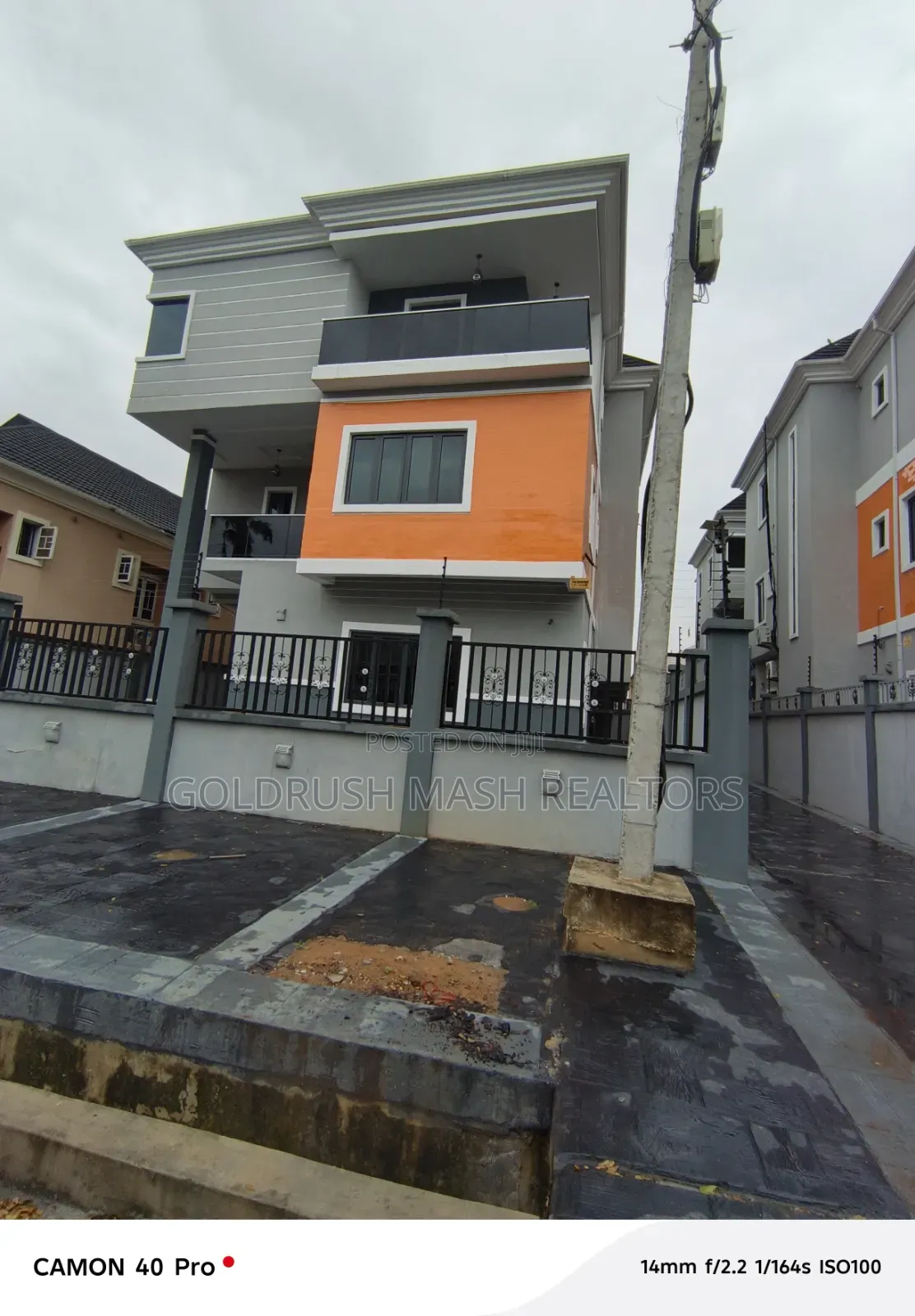 5bdrm Duplex in Magodo Phase 2, for sale in GRA Phase 2 Shangisha