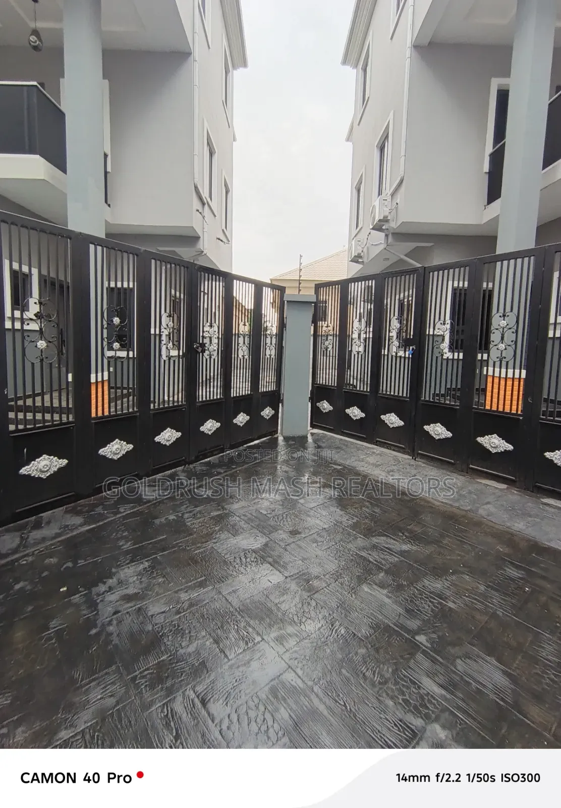 5bdrm Duplex in Magodo Phase 2, for sale in GRA Phase 2 Shangisha