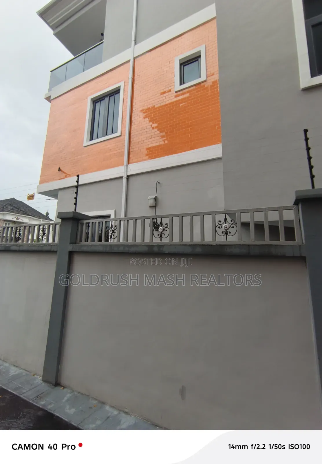 5bdrm Duplex in Magodo Phase 2, for sale in GRA Phase 2 Shangisha
