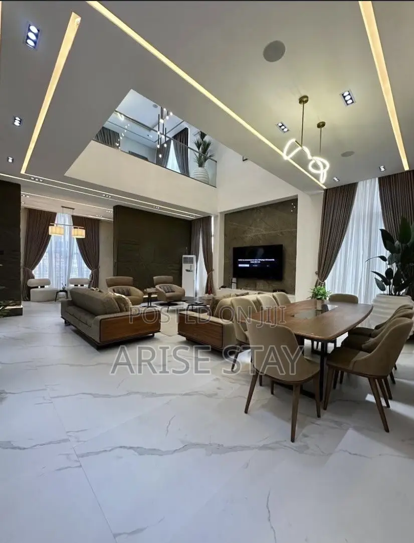 5-Bedroom Duplex With Private Pool, Cinema, Bathtub Ps5 in Lekki