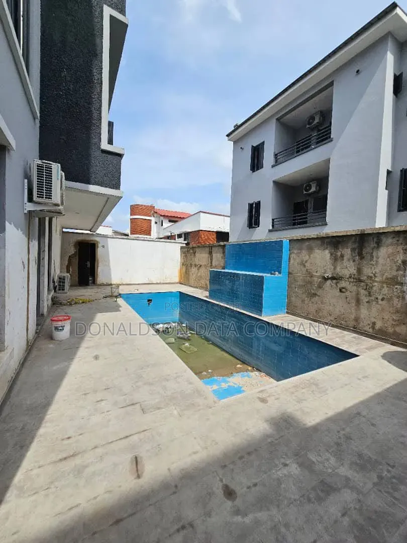 5bdrm Duplex in Ikeja Gra for sale in Ikeja GRA