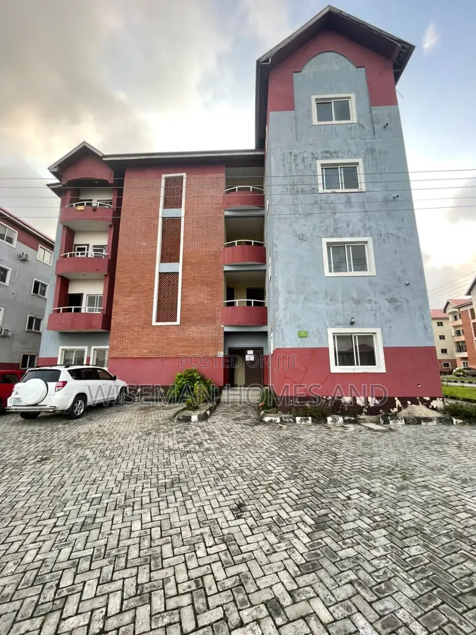 3bdrm Apartment in Housing Estate for sale in Sangotedo