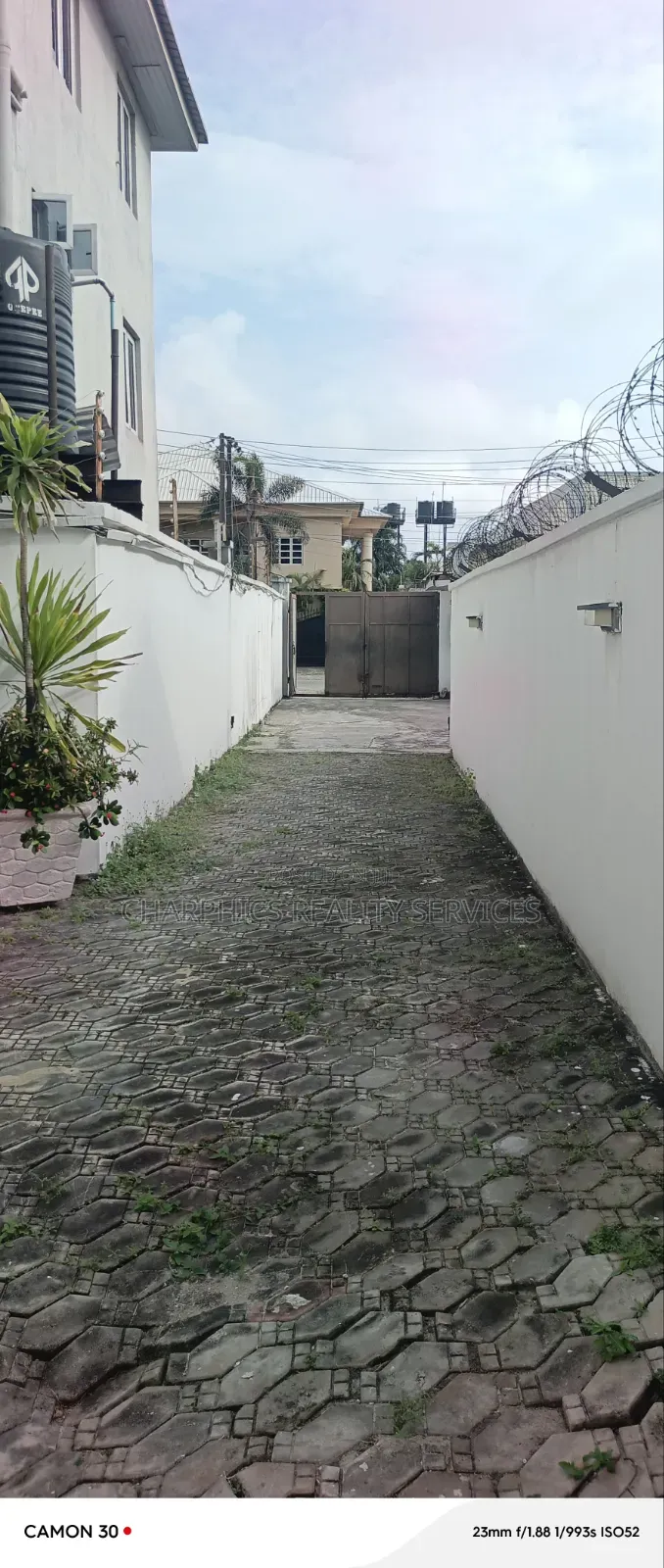 4bdrm Duplex in Lekki Phase 1 for sale in Lekki Phase 1