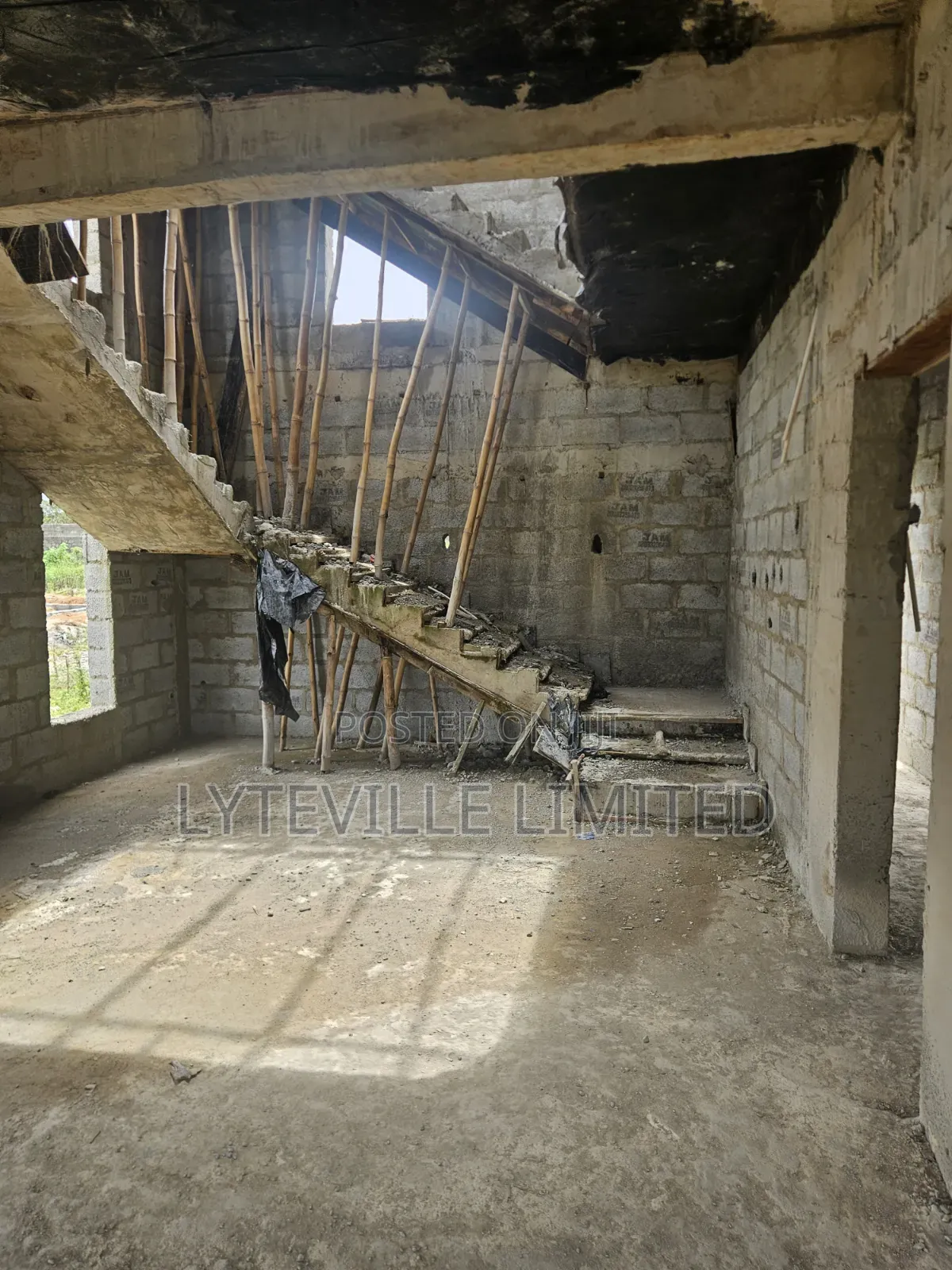 7bdrm Duplex in Karmo for sale in Karmo