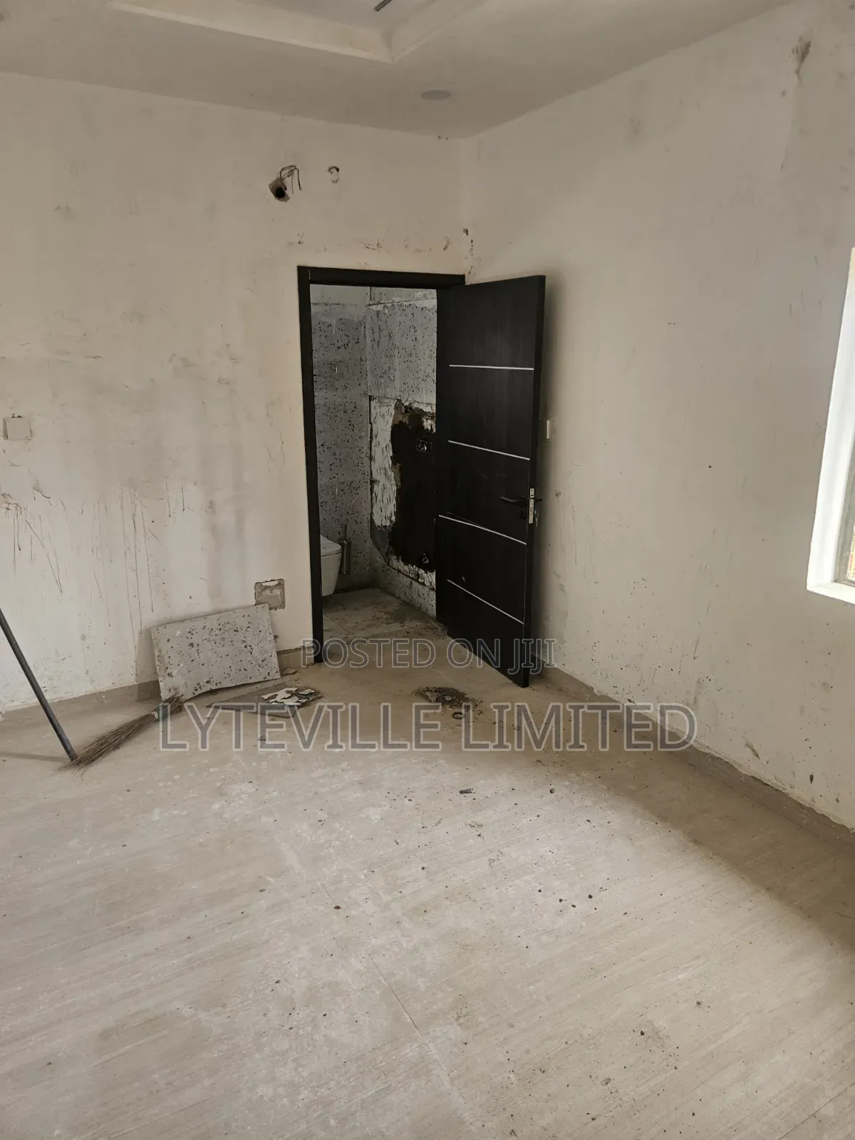 6bdrm Duplex in Karmo for sale in Karmo