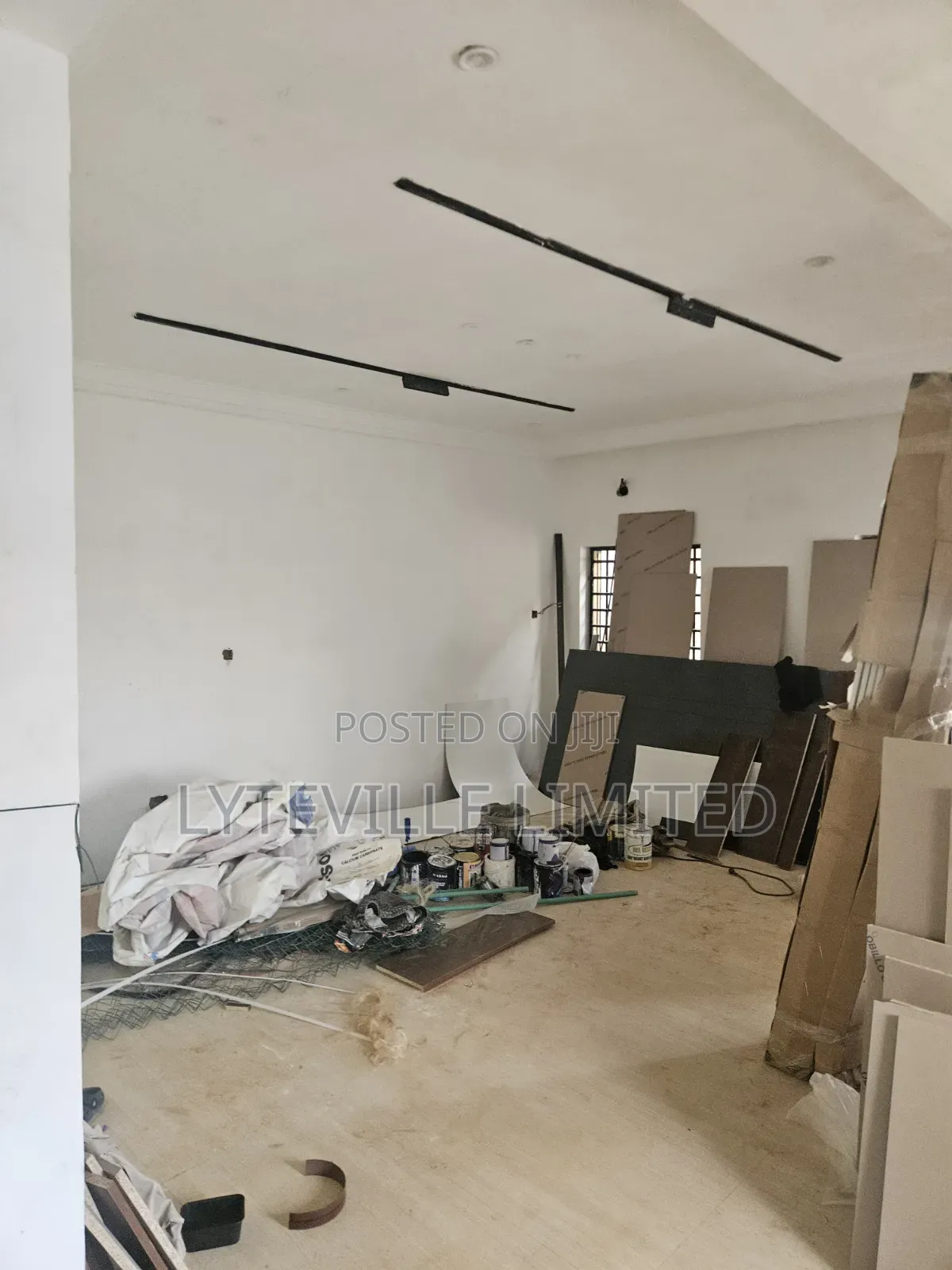 6bdrm Duplex in Karmo for sale in Karmo