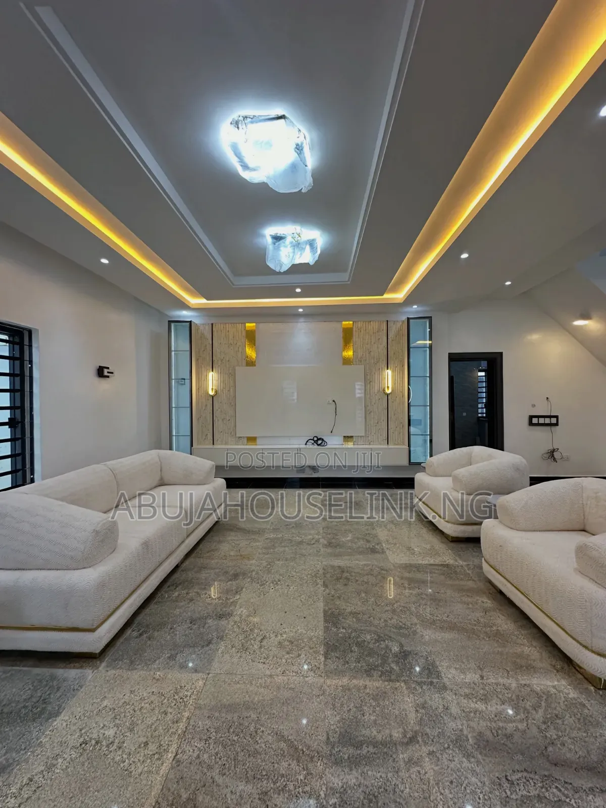 Furnished 4bdrm Duplex in Guzape Main Abuja for sale in Guzape District