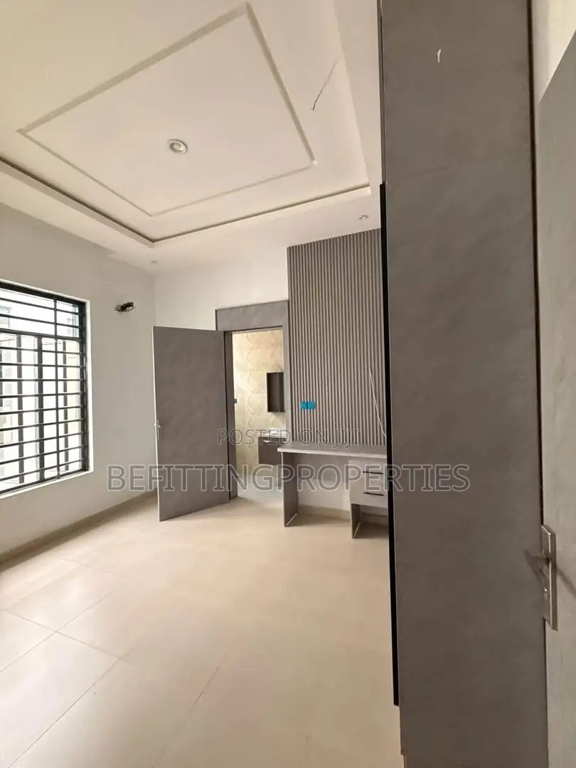 5bdrm Duplex in Omole Phase 1 for sale in Omole Phase 1