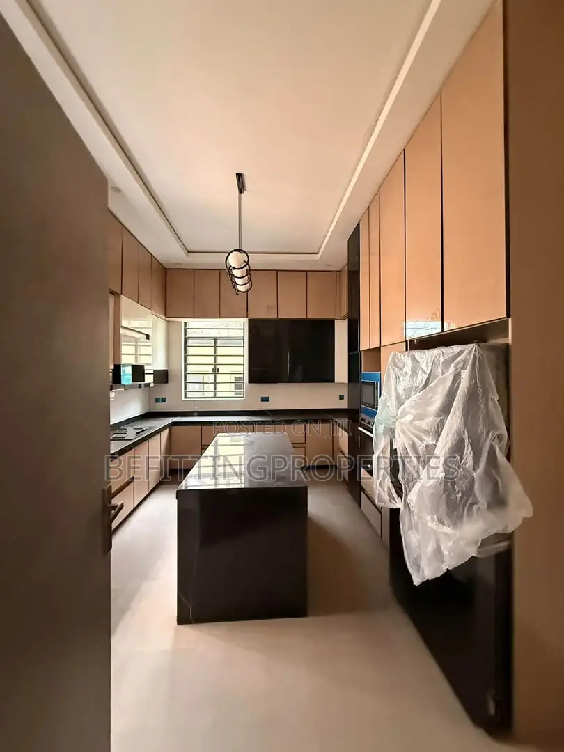 5bdrm Duplex in Omole Phase 1 for sale in Omole Phase 1