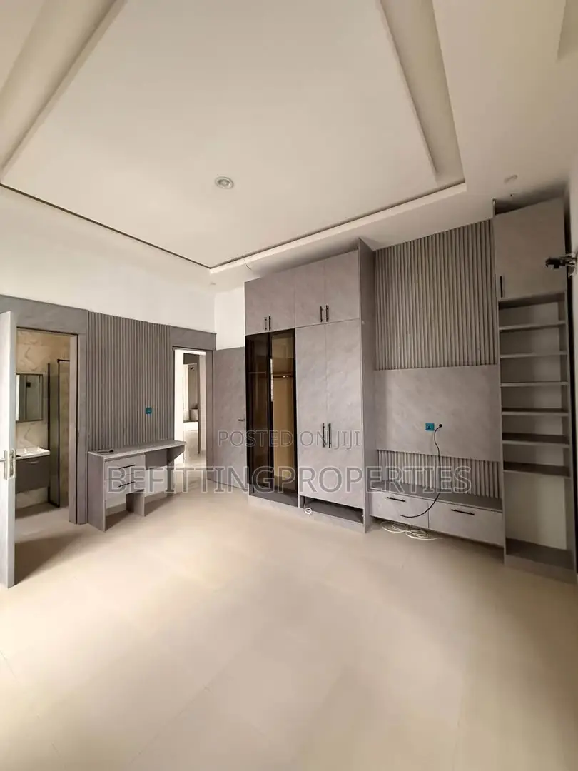 5bdrm Duplex in Omole Phase 1 for sale in Omole Phase 1